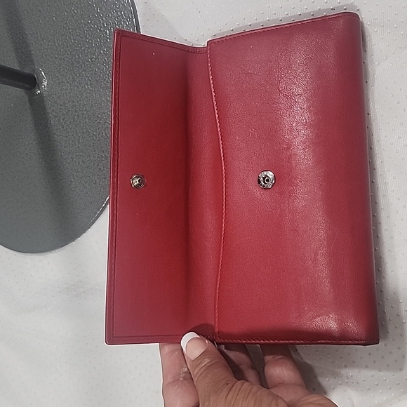 Authentic Gucci Check Book Soft Leather Wallet. - Picture 7 of 17